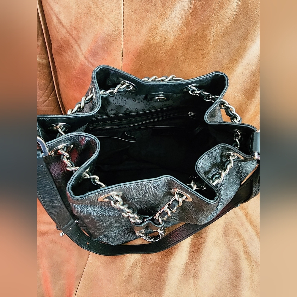 Michael Kors Frankie Large Drawstring Bag - Picture 5 of 5